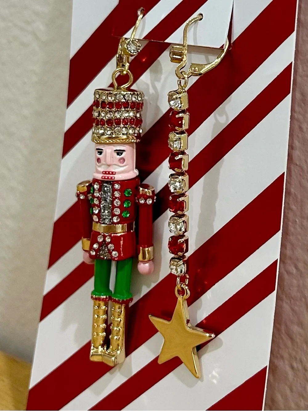 Betsey Johnson Red Nutcracker Mismatched Christmas Dangle Drop Earrings Bling